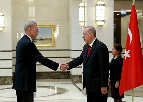 Norjan Turkin-suurlähettiläs Erling Skjønsberg ja Turkin presidentti Recep Tayyip Erdoğan Ankarassa vuonna 2019. 