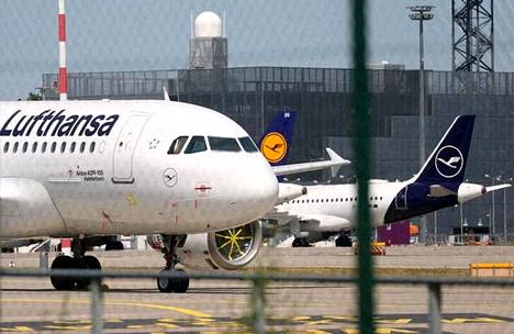 Saksalaisen lentoyhtiön Lufthansan johtajan mukaan Lufthansan ja sen tytäryhtiöiden on lennettävä 18 000 tarpeetonta lentoa, jotta yhtiöt säilyttäisivät arvokkaat laskeutumis- ja nousuvuoronsa tärkeillä lentokentillä.