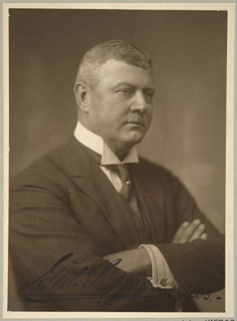 Gösta Serlachius (1876–1942) oli paitsi metsäteollisuusyrityksen johtaja myös aikansa poliittinen vaikuttaja.