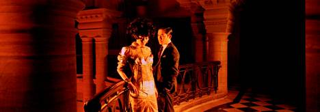 Faye Wong ja Tony Leung kohtaavat 2046-elokuvassa.