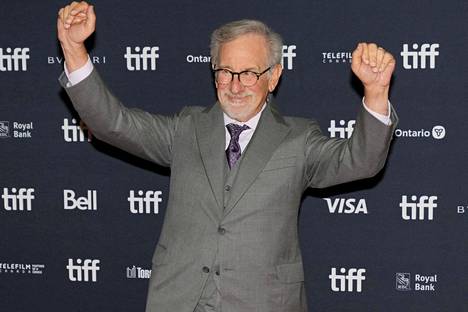 Ohjaaja Steven Spielberg The Fabelmans -elokuvan maailmanensi-illassa Toronton elokuvajuhlilla 10. syyskuuta.
