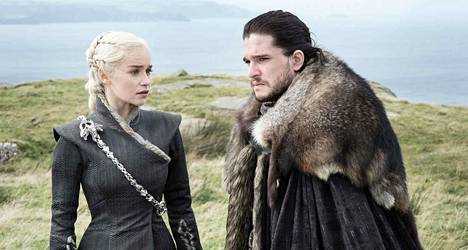 Daenerys Targaryen (Emilia Clarke) ja Jon Nietos (Kit Harington) keskustelevat Game of Thronesin uusimmassa jaksossa.