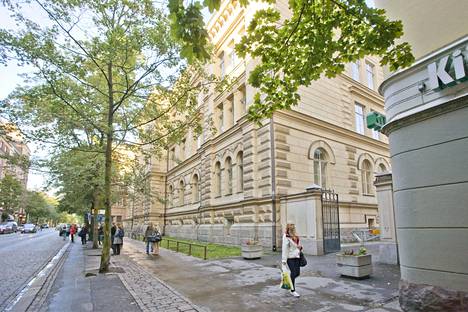Helsingin eurooppalainen koulu sijaitsee Bulevardi 18:ssa.