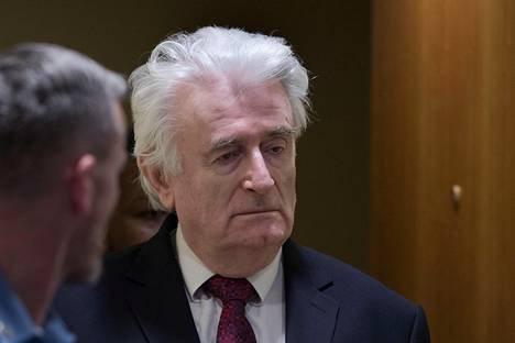 Radovan Karadžić osallistui oikeuden istuntoon Haagissa keskiviikkona.