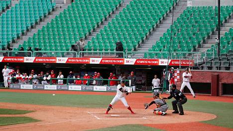 Baseball | Etelä-Korea näyttää koronakurimuksessa tietä, baseball-liiga alkoi ilman yleisöä