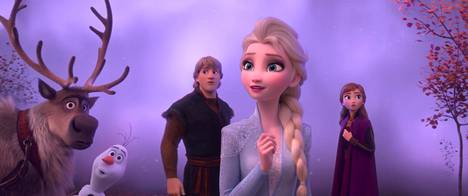 Frozen 2:ssa Kristoff, Elsa ja Anna sekä Sven-poro ja Olaf-lumiukko lähtevät etsimään vastausta Elsan taikavoimien salaisuuteen.