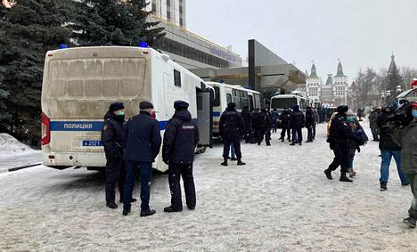 Venäjä | Poliisi iski oppositio­poliitikkojen tapaamiseen Venäjällä: Noin 200 pidätettiin