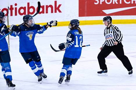 Sanni Vanhanen (second from right) scored the Finnish winning goal in the semi-finals of the Women's World Hockey Championships against the Czech Republic last August.