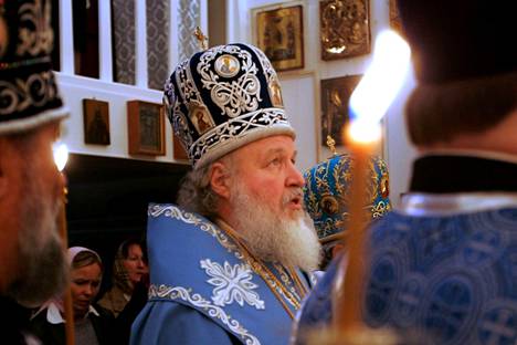 Nykyinen Moskovan patriarkka Kirill Munkkiniemen ortodoksisessa kirkossa vuonna 2007.