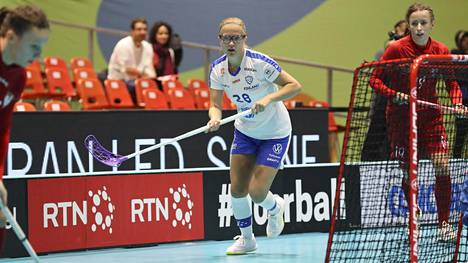 Suomi odotettuun voittoon Puolasta naisten MM-salibandyavauksessa
