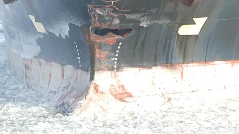 ”Jäärännissä” Suomenlahdella kulkeneet alukset törmäsivät toisiinsa – toinen alus sai reiän keulaansa