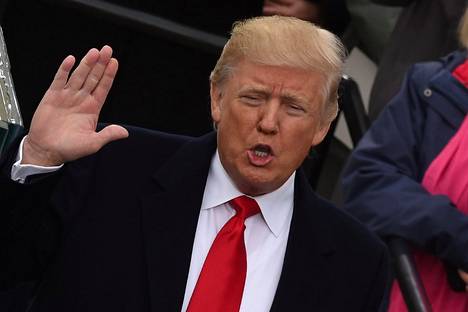 Presidentti Donald Trump vannoi virkavalansa Washingtonissa 20. tammikuuta 2017. Perjantaina hän ilmoitti, ettei aio osallistua Joe Bidenin virkaanastujaisiin.
