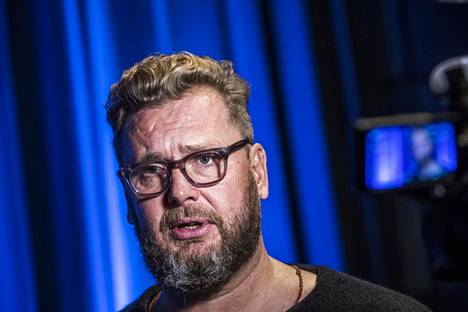 Antti J. Jokinen ohjaa suomenkielisen elokuvan taiteilija Helene Schjerfbeckistä.
