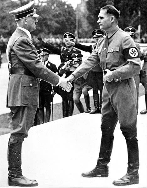 Führer ja hänen sijaisensa. Adolf Hitler ja Rudolf Hess suuruutensa päivinä.