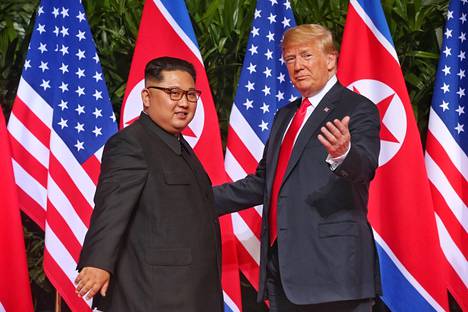 Donald Trumpin kirjan kerrotaan sisältävän kirjeenvaihtoa Pohjois-Korean johtajan Kim Jong-unin kanssa.