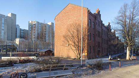 Toralinna on Helsingin Pasilassa, ratapihan ja Veturitien välissä sijaitseva, vuonna 1899 rakennettu punatiilinen asuinrakennus, joka rakennettiin alun perin VR:n työntekijöiden vuokra-asunnoiksi.