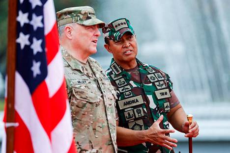 Yhdysvaltain asevoimien komentaja, kenraali Mark Milley tapasi Indonesian asevoimien komentajan Andika Perkasan sunnuntaina Jakartassa.