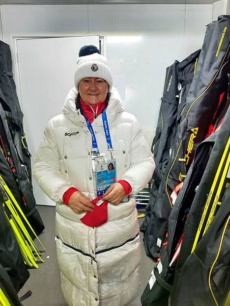 Jelena Välbellä on ollut vaikeuksia sulattaa hiihtäjien sosiaalisen median käyttöä.