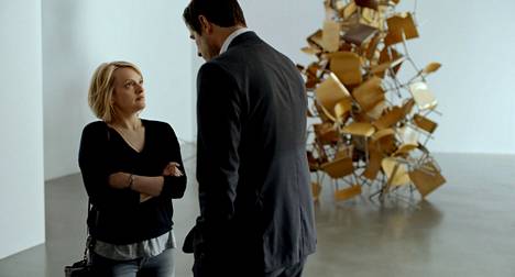 Elisabeth Moss (vas.) ja Claes Bang näyttelivät Östlundin edellisessä elokuvassa, taidemaailmaan sijoittuneessa The Square -elokuvassa.