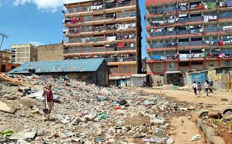 Matharen slummia vaivaa muun muassa vakava jäteongelma.
