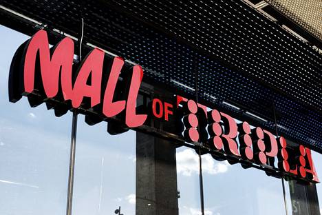 Helsingin Pasilassa sijaitsevan Mall of Triplan eli Triplan kauppakeskuksen englanninkielinen nimi on saanut osakseen paljon paheksuntaa.