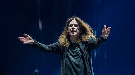 Ozzy Osbourne Black Sabbathin jäähyväiskiertueen konsertissa Helsingin Kaisaniemessä  kesällä 2016.