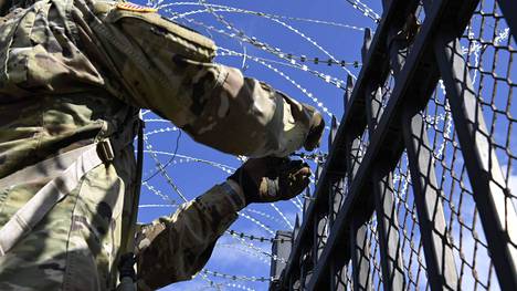 Yhdysvallat lähettää lisää sotilaita Meksikon vastaiselle rajalle