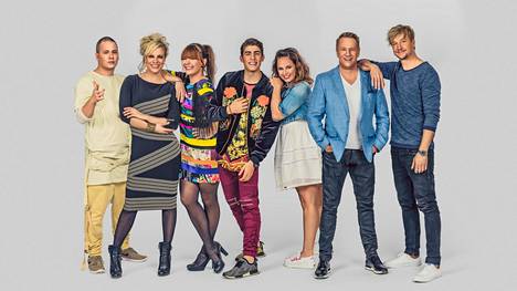 Vain elämää -ohjelman kuudennella kaudella esiintyvät Nikke Ankara (vas.), Laura Voutilainen, Irina, Robin, Petra, Olli Lindholm ja Samu Haber.