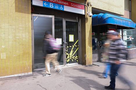 Osa ihmisistä on kokenut rauhattomuuden lisääntyneen Sörnäisten metroaseman läheisyydessä.