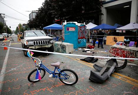 Ampumispaikka oli rajattu teipillä Seattlen protestialueella maanantaina.
