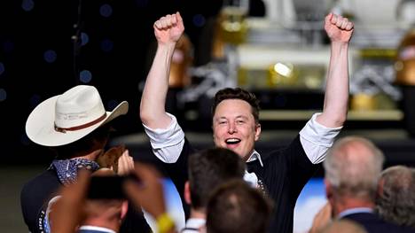 Rikkaat | Teslan perustaja Elon Musk ohitti miljardöörilistalla sijoittaja Warren Buffettin – Tältä näyttää maailman rikkaimpien kärkikymmenikkö