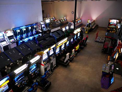 Sugoi-pelihallin tiloissa on yhteensä 80 pelikonetta, joilla voi pelata erilaisia pelejä.
