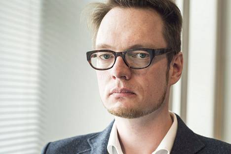 Jussi Tuulensuu erosi Aamulehden päätoimittajan tehtävästä epäasiallisen käytöksen takia.