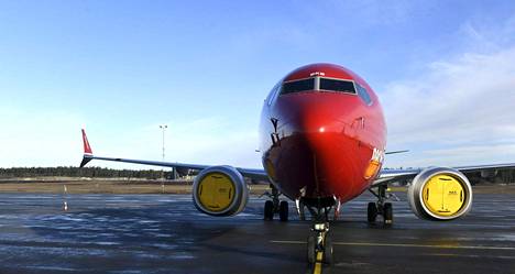 Norwegianin Boeing 737 Max 8 -mallin matkustajakone Arlandan lentokentällä Tukholmassa kuvattuna vuonna 2019.