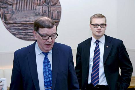 Paavo Väyrynen ja Sami Kilpeläinen Kansalaispuolueen tiedotustilaisuudessa Helsingissä tammikuussa 2017.