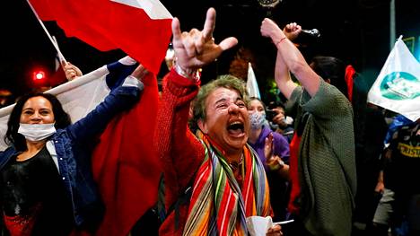 Chile | Chileläiset haluavat eroon diktatuurin aikaisesta perustuslaista – kansanäänestyksessä kannatettiin laajasti uuden lain laadintaa