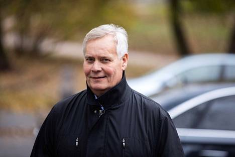 Entinen pääministeri Antti Rinne (sd) on hakenut Hangon kansliapäälliköksi.