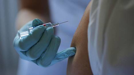 Viime talvena moni rokotuksen saanut sairastui influenssaan – Nyt kattavampi rokote tarjolla myös riskiryhmille