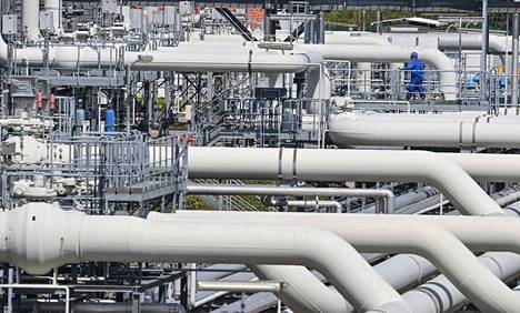  Yamal–Eurooppa-kaasuputken laitteistoa Saksan ja Puolan rajan lähistöllä. 