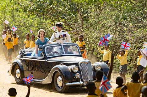 Claire Foyn kansainvälinen läpimurtorooli oli Netflix-sarjassa The Crown, jossa hän näyttelee nuorta kuningatar Elisabetia.