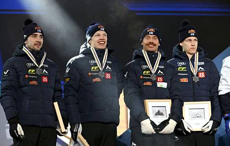 Ristomatti Hakola, 31, (vas.), Iivo Niskanen, 31, Perttu Hyvärinen, 31, ja Niko Anttola, 20, saavuttivat viestissä hopeaa. Se oli Suomen ainoa mitali Planican MM-kisoissa.