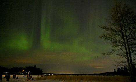 Yöllä saattoi nähdä revontulia Etelä-Suomessa asti - Kotimaa 