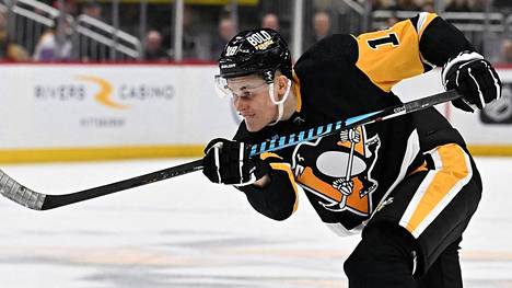 Jesse Puljujärvi pelasi tällä kaudella 22 ottelua Pittsburgh Penguinsin paidassa.