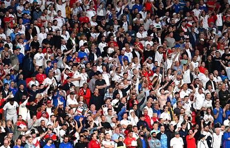 Wembleyllä oli 67 000 katsojaa seuraamassa, kun isäntäjoukkue Englanti taipui Italialle.