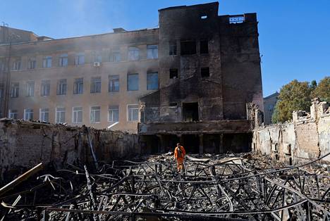 Sodan tuhoja Luhanskin alueella Kadiivkassa maanantaina. Ukrainan armeijalla on alueella käynnissä vastahyökkäys venäläismiehittäjää vastaan.