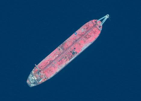 Satelliittikuva FSO Saferista Punaisellamerellä. FSO Safer uhkaa aiheuttaa valtavan öljyonnettomuuden, joka vaikuttaisi miljooniin ihmisiin ja koko meren ekosysteemiin.