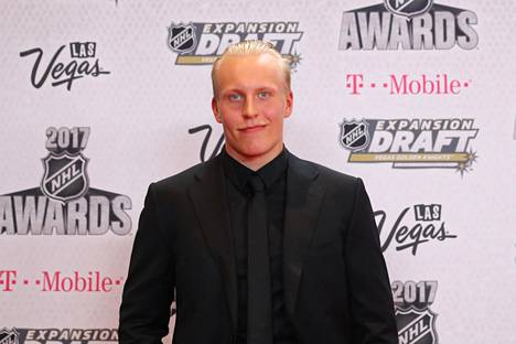 Patrik Laine kuvattuna NHL:n palkintojenjakotilaisuudessa 21. kesäkuuta 2017.