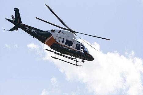 Rajavartiolaitoksen AW119 Koala -helikopteri osallistui Ilmavoimien lentonäytökseen Tikkakoskella kesäkuussa 2018.