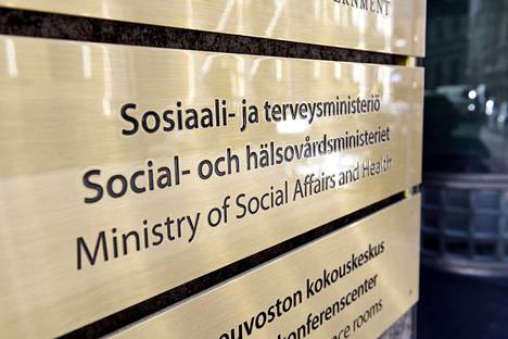 Sosiaali- ja terveysministeriö ohjeistaa alueiden koronavirustoimintoja.