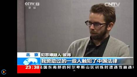 Kiinalainen tosi-tv: Vanki tunnustaa rikoksia parhaaseen katseluaikaan – ruotsalainen aktivisti joutui nykyversioon Maon ajan tunnustussessioista